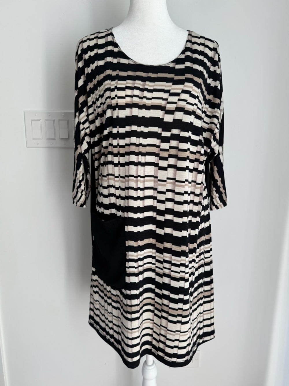 Sun Kim Tunic M Geometric
Asymmetrical Black Ivory Artsy
Lagenlook USA